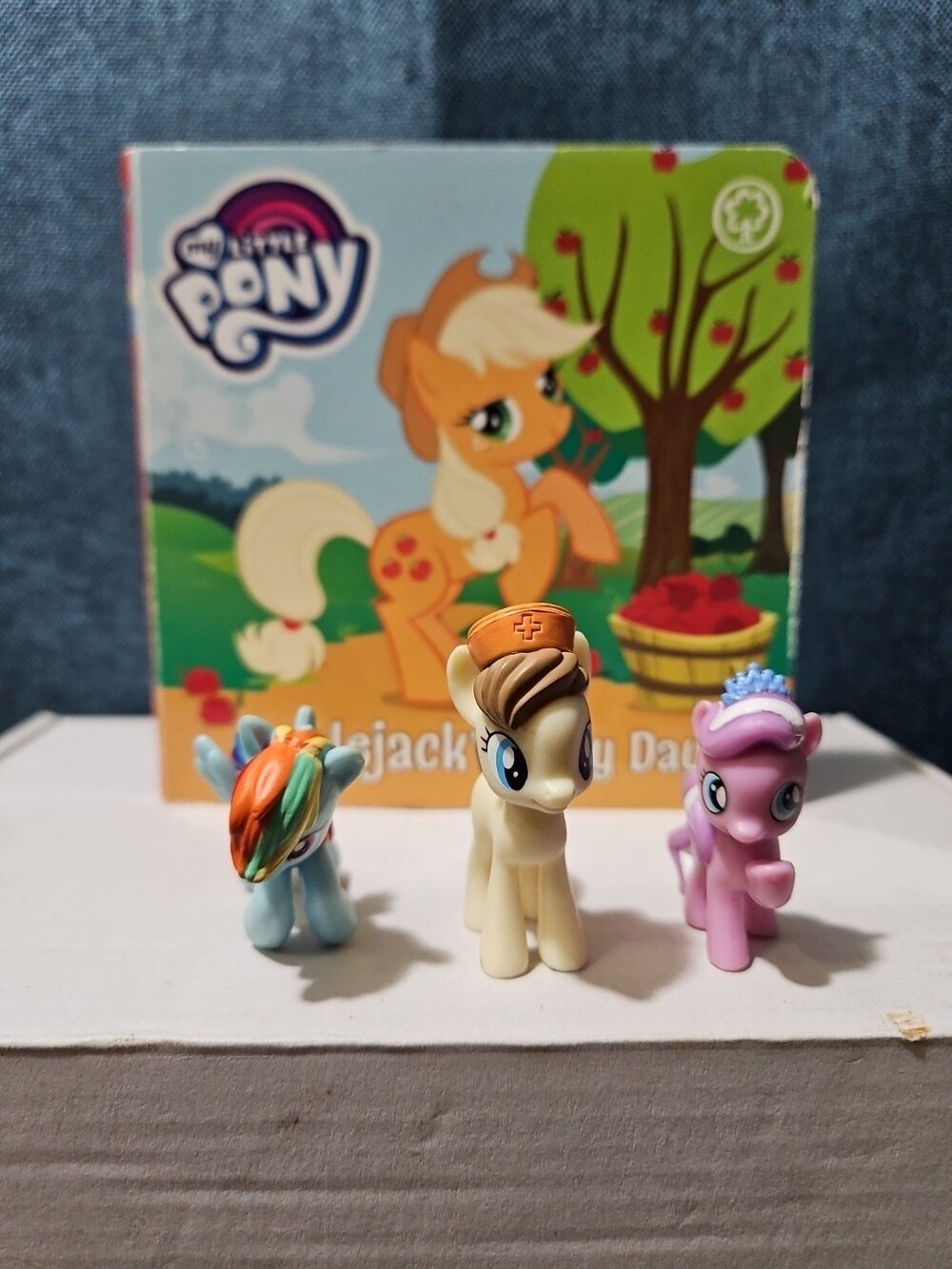 My Little Pony Read & Play Bundle | 3 Mini Figures & Board Book | Rainbow Dash